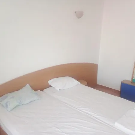 Apartment Lyana 46 *